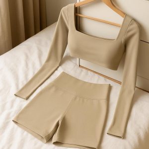 Women’s Yoga Set Cl1 – Long Sleeve Crop Top & Shorts